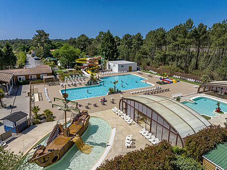 Waterpark, zwembaden, glijbanen op camping CAPFUN Pin�da in CAZAUX (33).