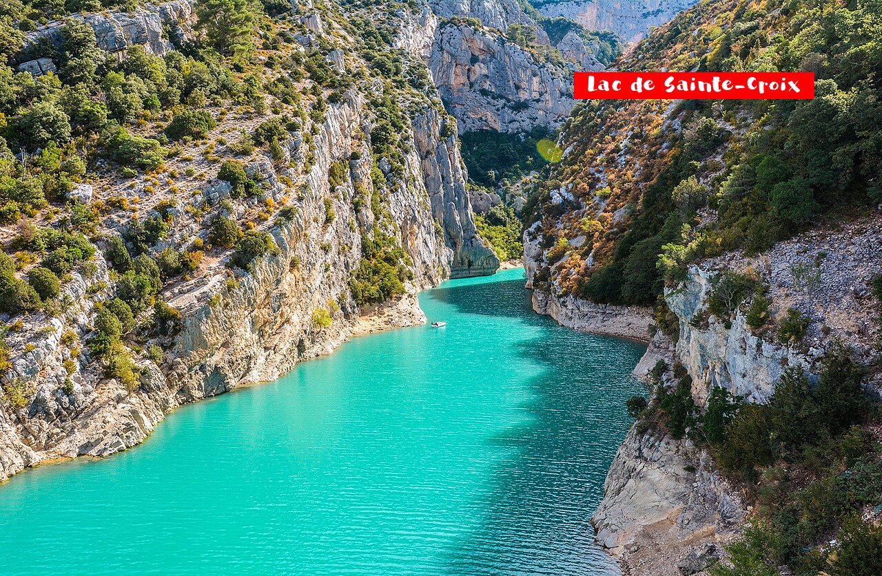 Lac de Sainte-Croix en Gorges du Verdon, prachtige plek om te bezoeken in de Provence.