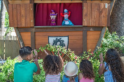 Poppenkastvoorstelling voor kinderen op camping CAPFUN Pinèdes du Luberon in PERTUIS (84).