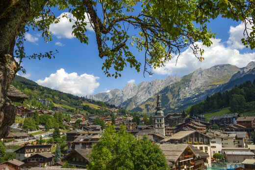Dorp, bergen, camping CAPFUN Plan du Fernuy in LA CLUSAZ (74).
