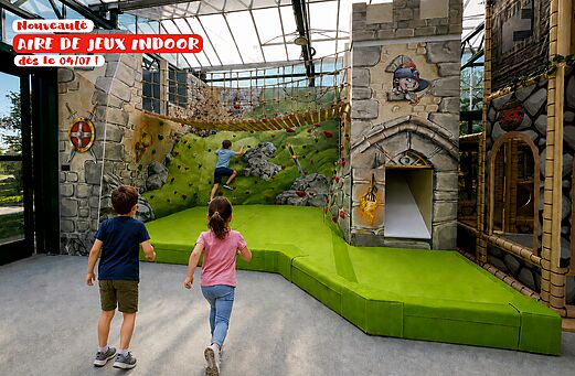 Indoor speeltuin kinderen op camping CAPFUN Les Portes du Beaujolais Anse.