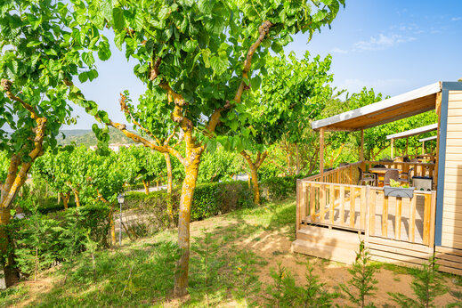 Stacaravan terras op camping CAPFUN Serra de Prades te Vilanova de Prades (43).