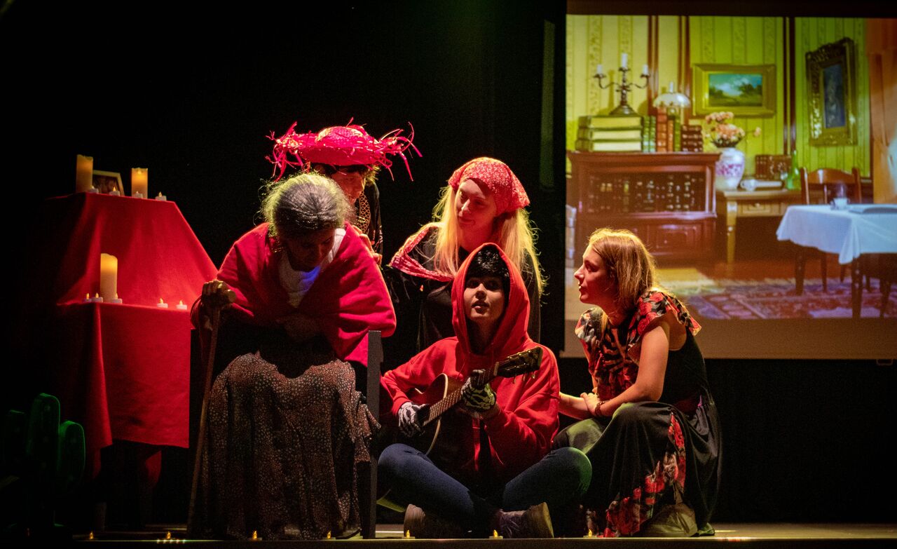 Animatieshow met livemuziek op camping CAPFUN Prises in La TRANCHE SUR MER (85).