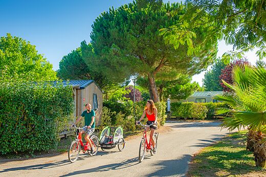 Familiefietsen op camping CAPFUN Quatre Vents d'Oléron in St Georges d'Oléron (17).