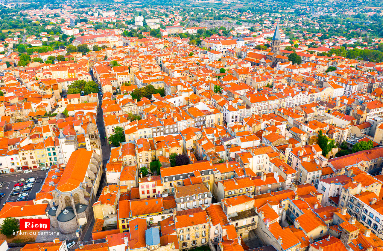 Historische stad Riom, Auvergne, te bezoeken nabij Chatel-Guyon.