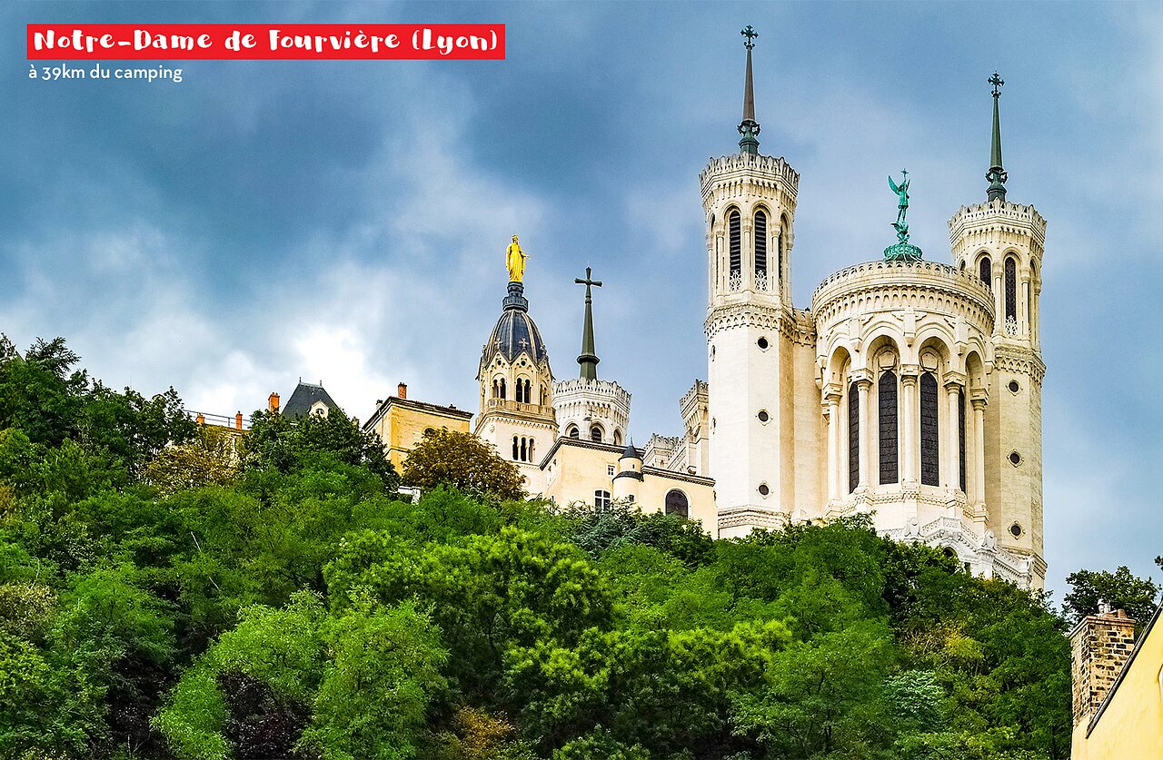 Basiliek Notre-Dame de Fourvi�re in Lyon, een historische bezienswaardigheid.