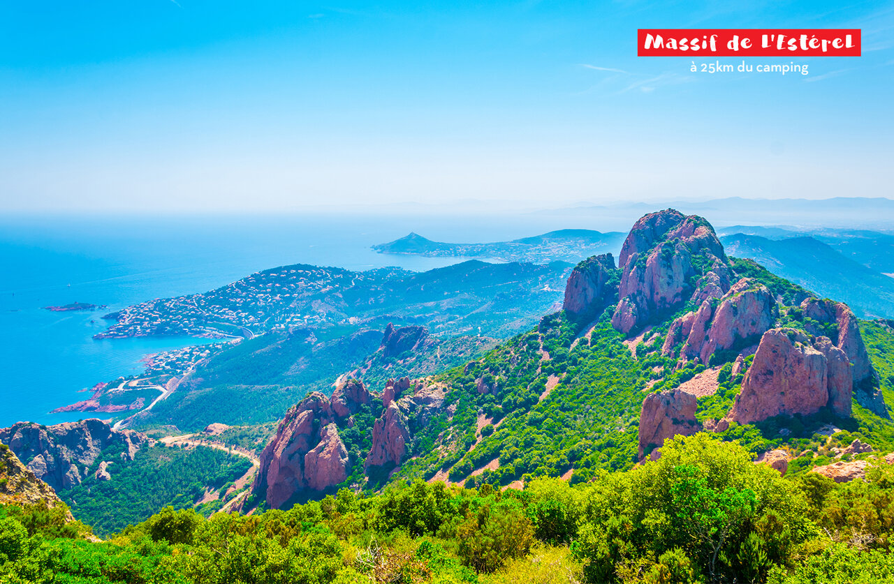 Massif de l'Est�rel, rotsachtige kustlandschappen nabij Fr�jus, C�te d'Azur.