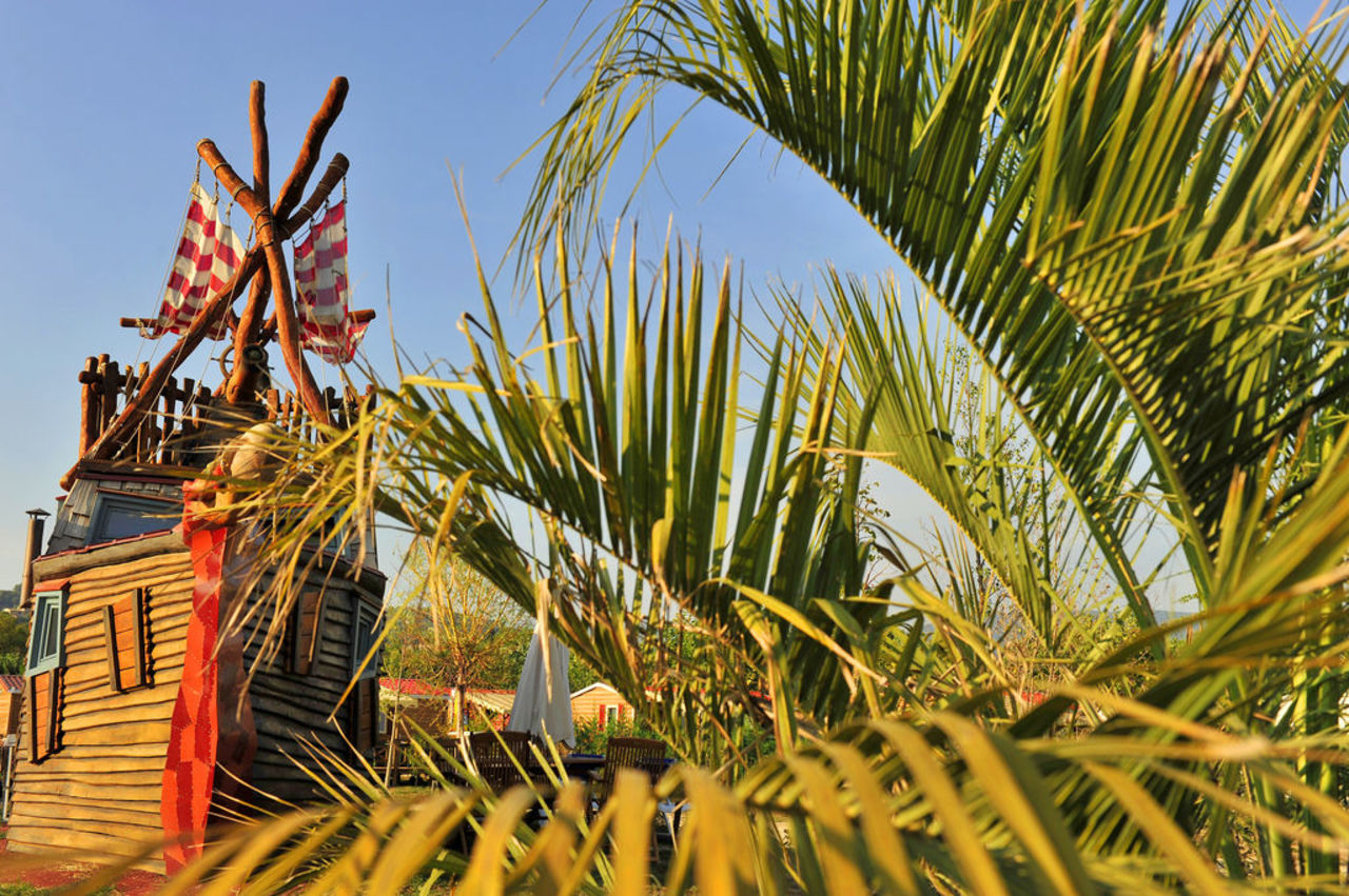 Sagittaire : Maison insolite, Vakantiepark Rhone-Alpen - Vinsobres - Capfun