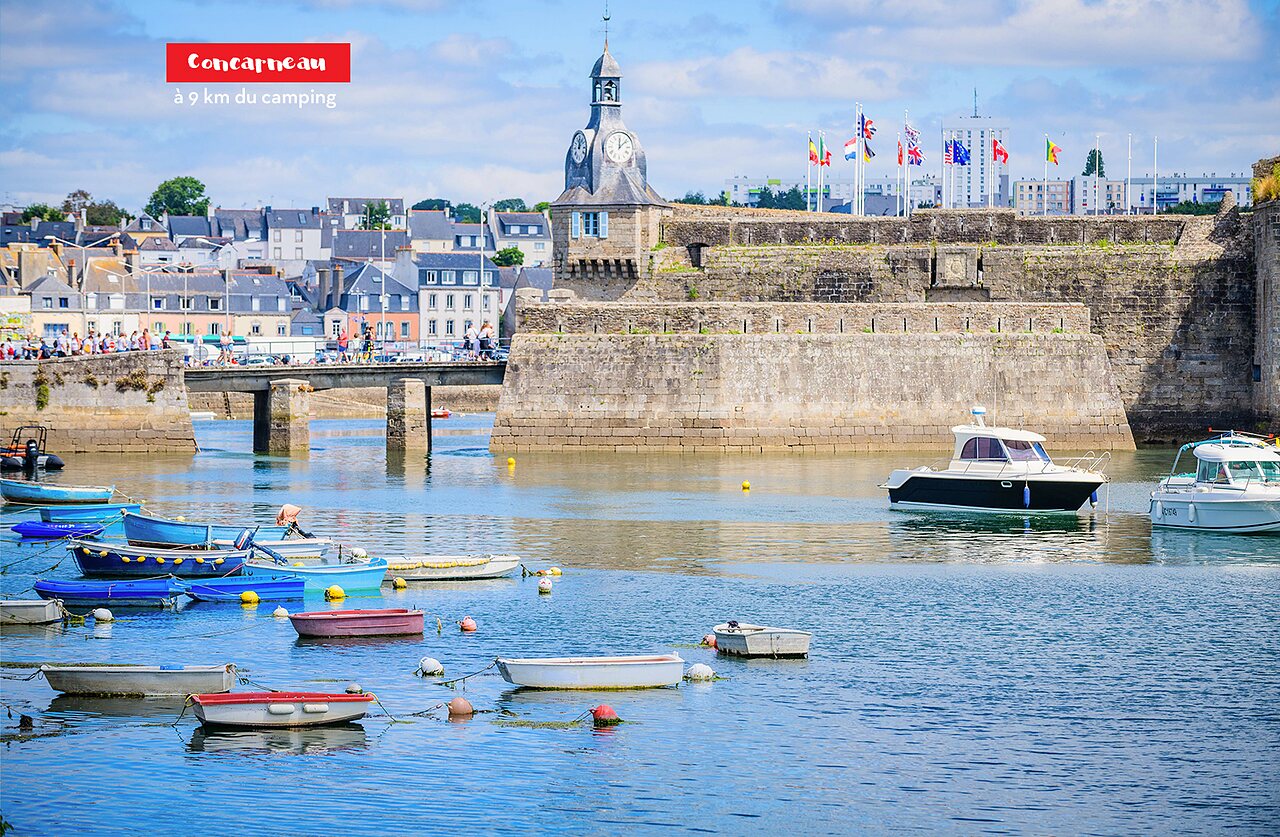 Vestingstad Concarneau, levendige haven en boten, Finist�re, Bretagne.