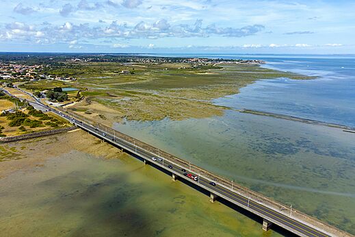 Brug, kustlijn op camping CLICOCHIC Seuli�res in Saint-Denis-d'Ol�ron (17).