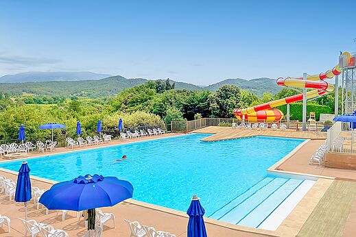 Buitenzwembad, waterglijbaan op camping VAGUES OCEANES Soleil de Provence.