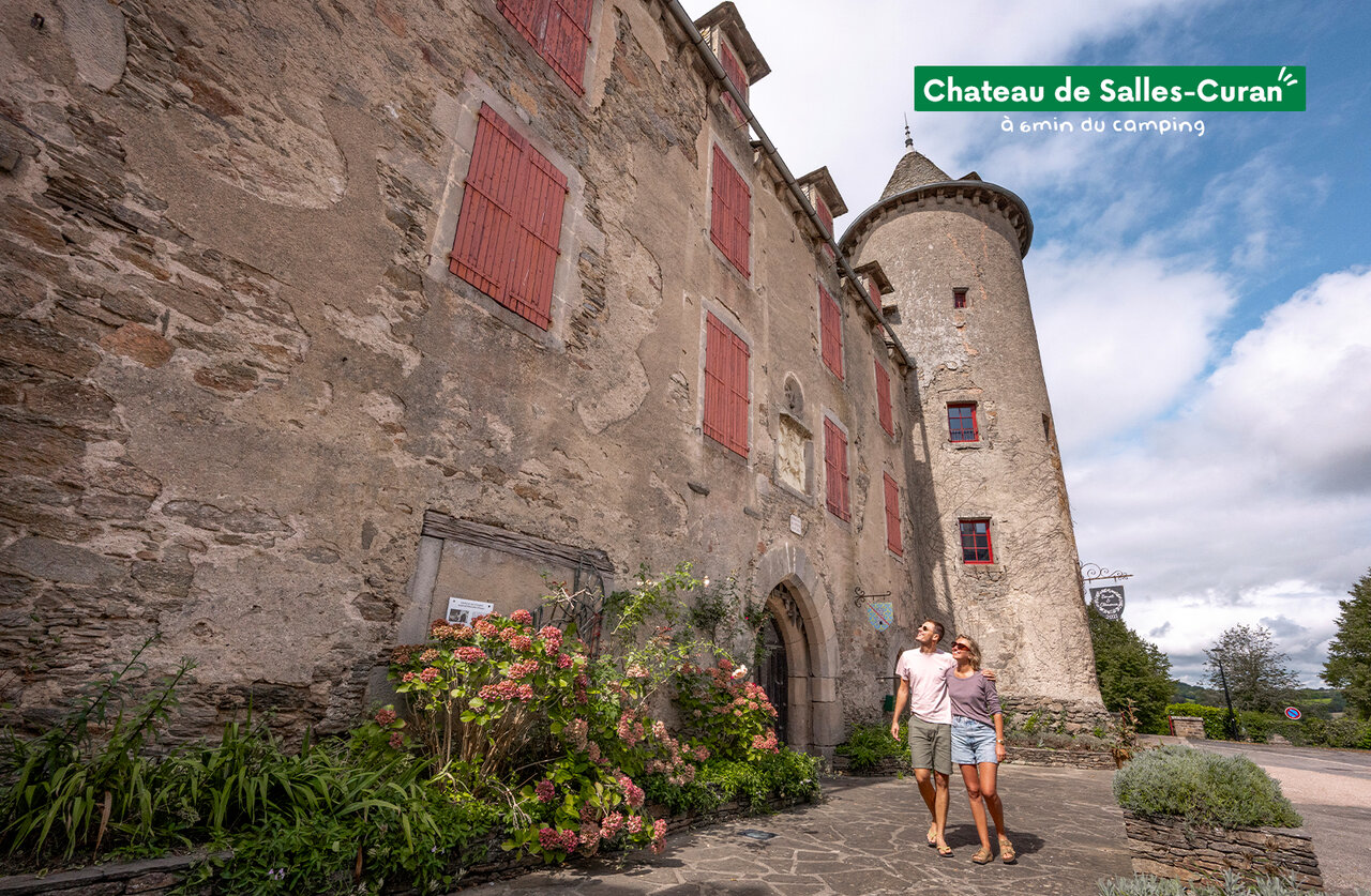 Kasteel van Salles-Curan, historisch monument te bezoeken nabij Salles-Curan, Aveyron.
