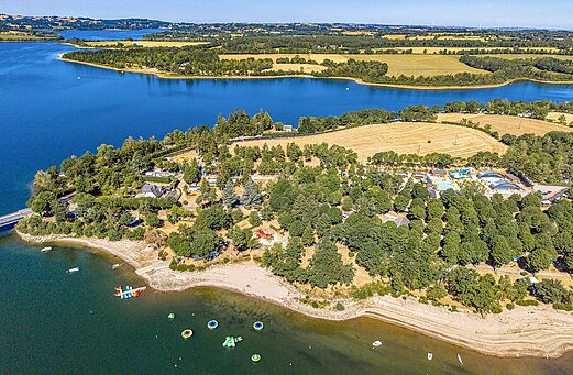 Meer, zwembad, camping bij CLICOCHIC Soleil Levant in Canet-de-Salars (12).