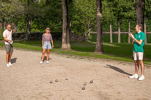 Petanque op camping CLICOCHIC Soleil Levant in Canet-de-Salars (12).