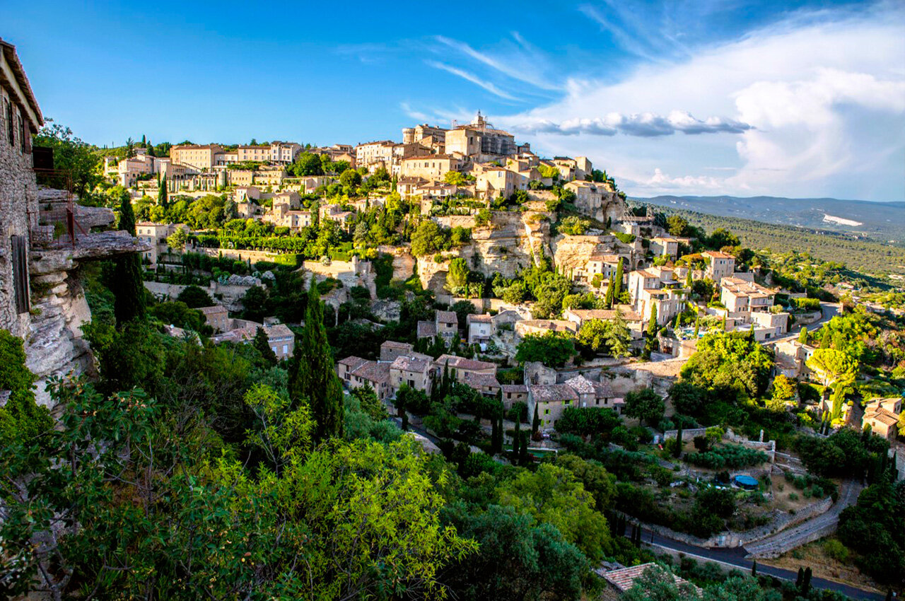 Gordes, natuur op camping CLICOCHIC Les Sources de Gordes in GORDES (84).