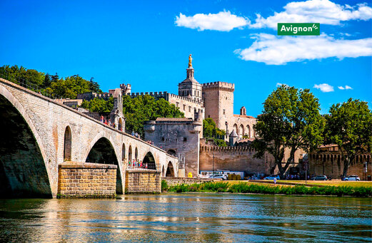 Pont d'Avignon en Pausenpaleis, historische bezienswaardigheden in Avignon, Vaucluse.