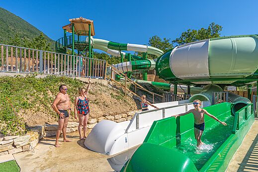 Waterglijbanen op camping CLICOCHIC Source du Jabron in Comps (26).