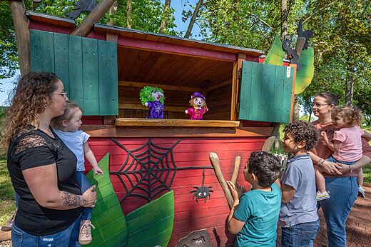 Poppenkastvoorstelling voor kinderen en gezinnen op camping CAPFUN Tensch Jolie in Grostenquin (57).