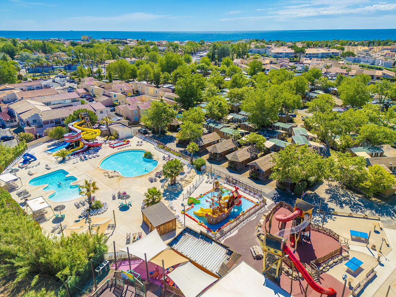 Waterpark, speeltuinen op camping CAPFUN Teorix in MARSEILLAN PLAGE (34).