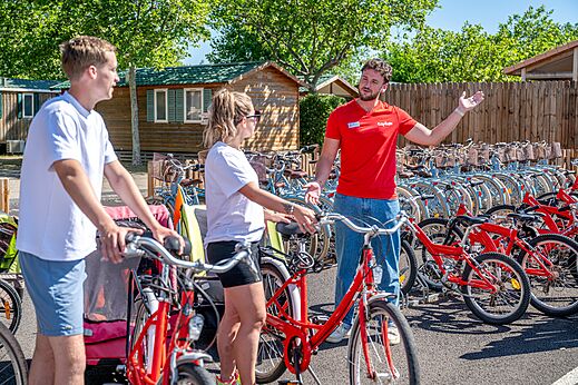 Fietsverhuur en kinderfietskarren op camping CAPFUN Teorix in MARSEILLAN PLAGE (34).