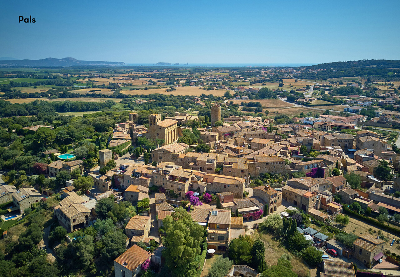 Middeleeuws dorp Pals, een bezienswaardigheid nabij Platja d'Aro.