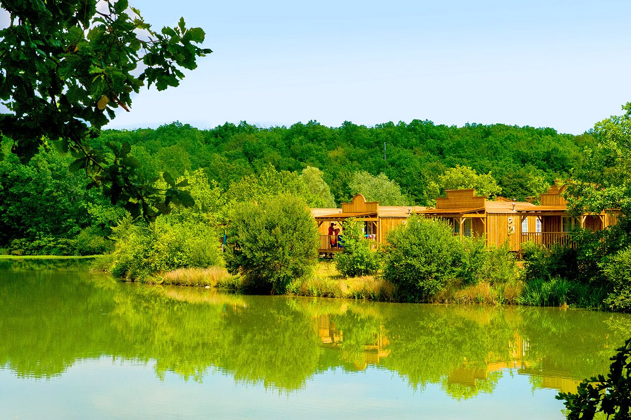 Western stacaravans en meer op camping CAPFUN Ullule in Tournon d'Agenais (47).