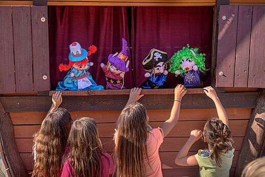 Poppenshow voor kinderen op camping CAPFUN Ullule in Tournon d'Agenais (47).
