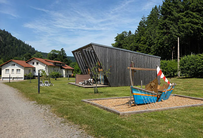Camping, Mobil-homes op camping CLICOCHIC Verte Vall�e in XONRUPT LONGEMER (88).