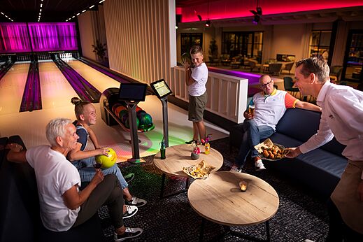Moderne bowlingbanen en familieplezier op camping CAPFUN het Winkel in Winterswijk.