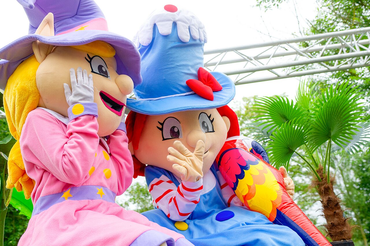 Animatiemascottes, opblaasbare papegaai, CAPFUN Zagarella, LONGEVILLE SUR MER (85).