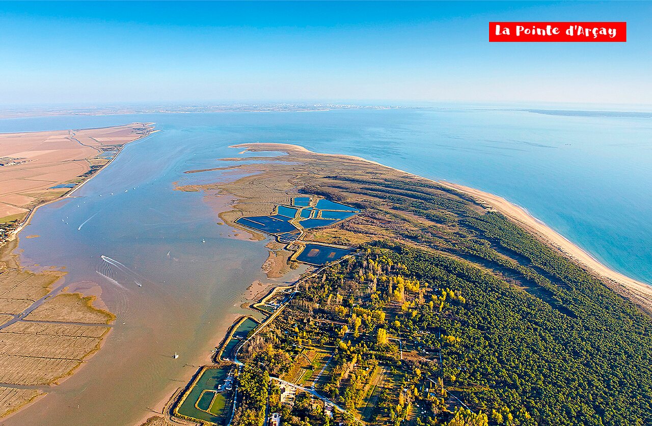 Luchtfoto van La Pointe d'Arcay, natuurlijke kustlocatie in de Vend�e.
