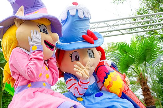 Vrolijke mascottes op camping CAPFUN Zagarella in LONGEVILLE SUR MER (85).